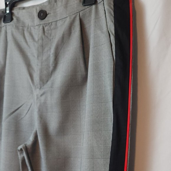 Black and Red Detailed Trouser - Picture 9 of 9
